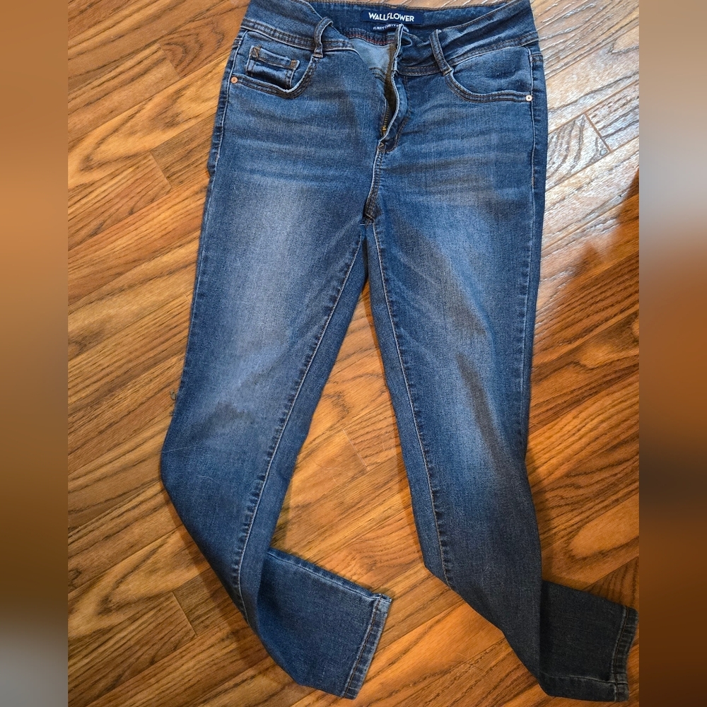 Wallflower Curvy Jeans